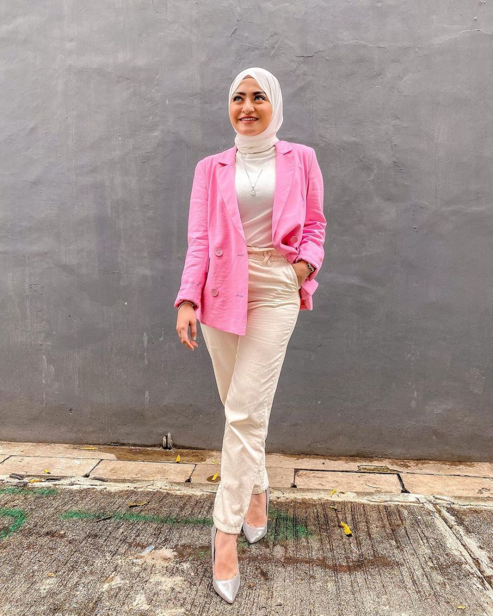 9 Inspirasi OOTD Hijab Cewek Kue ala Nathalie Holscher  