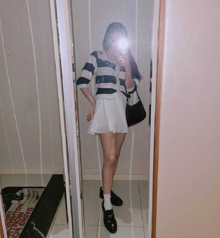 10 Padu Padan Striped Outfit Ala Sunmi