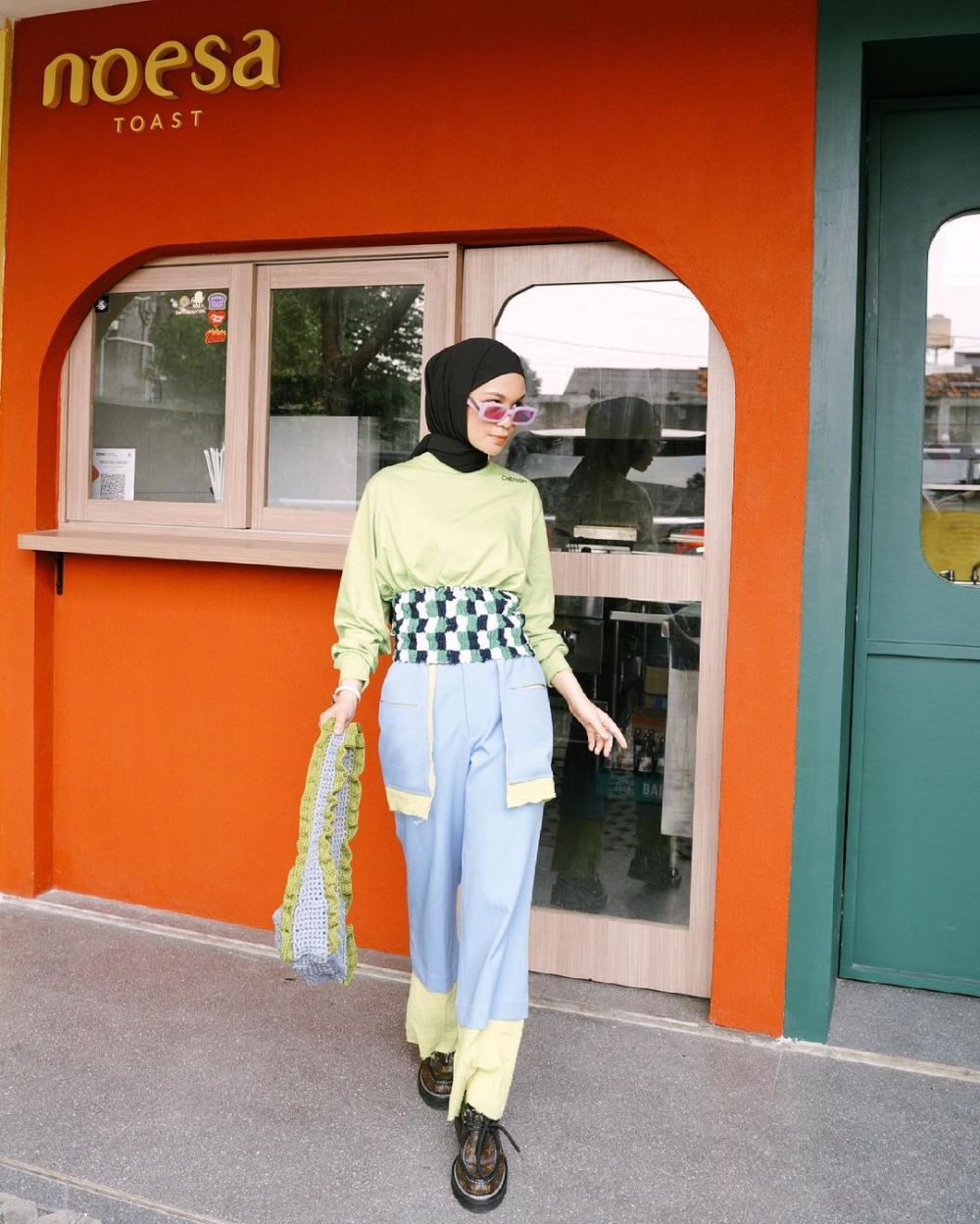 10 Inspirasi OOTD Cewek Kue Ala Tantri Namirah, Trendy Abis!