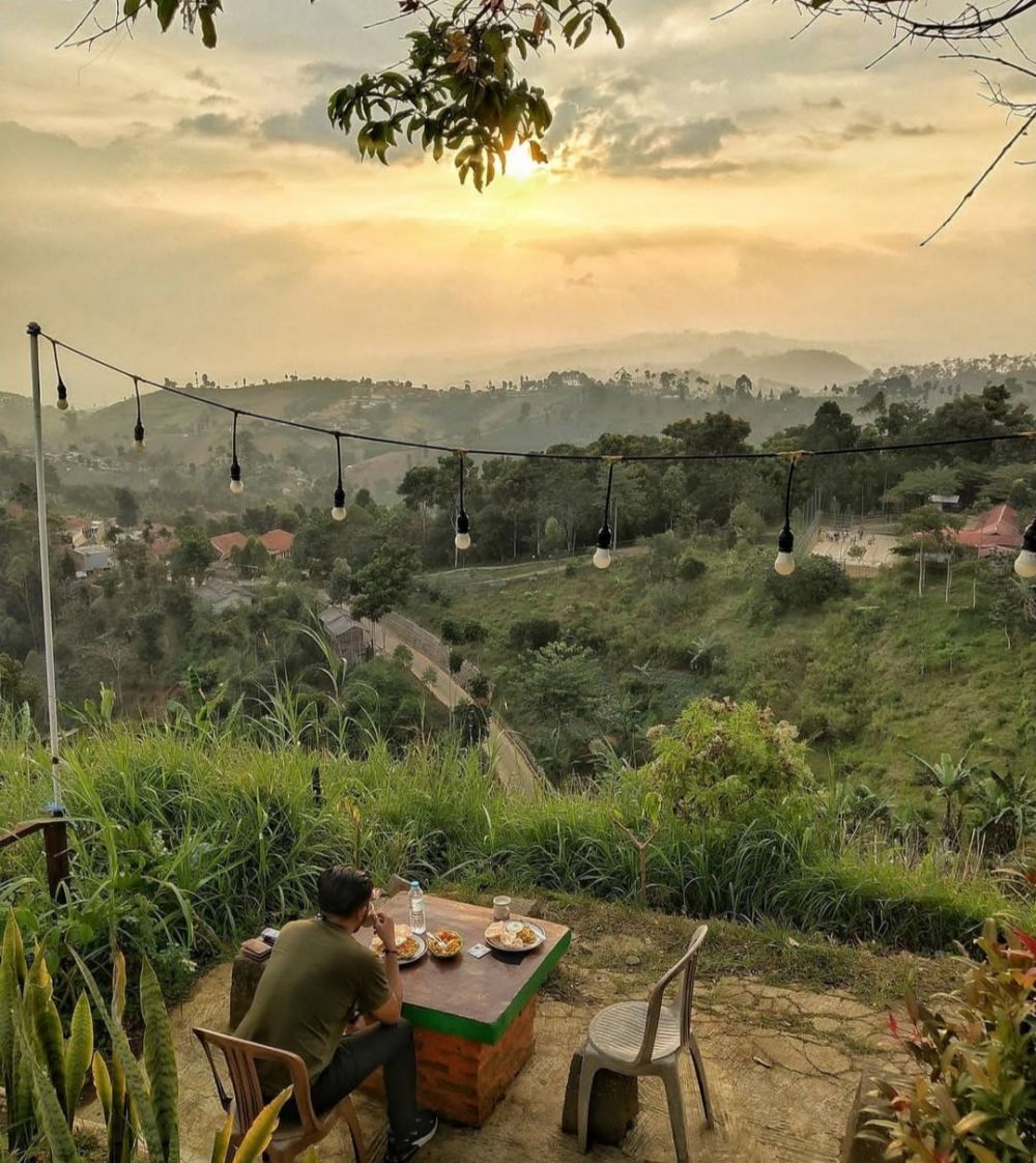6 Tempat Camping yang Seru di Bandung untuk Refreshing Akhir Pekan