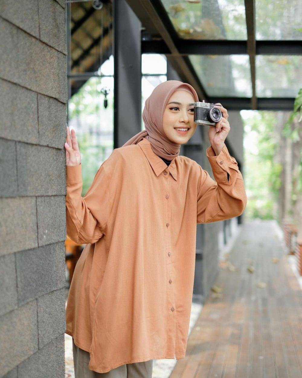 9 Item Busana Vintage, Bikin Penampilan Hijab Modis Bernuasa