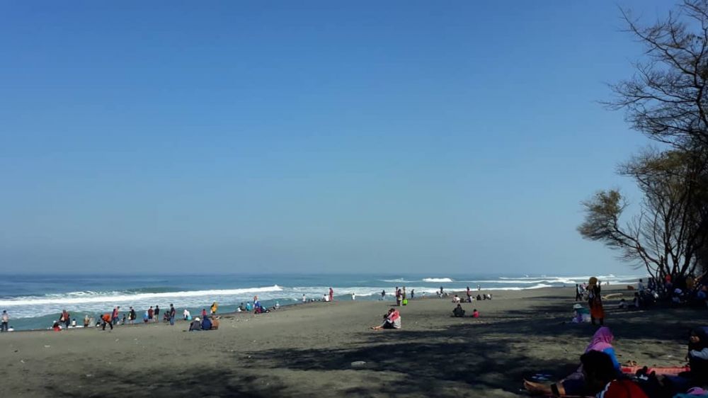 Pantai Kuwaru Bantul: Lokasi, Tips dan Keunikannya  