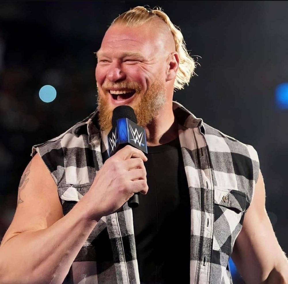 Brock Lesnar Dengan Gaya Rambut Man Bun