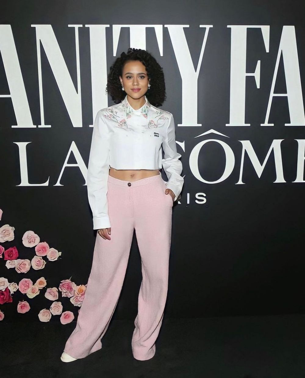 10 Ide Outfit Celana Artis Hollywood Nathalie Emmanuel, Mudah Ditiru