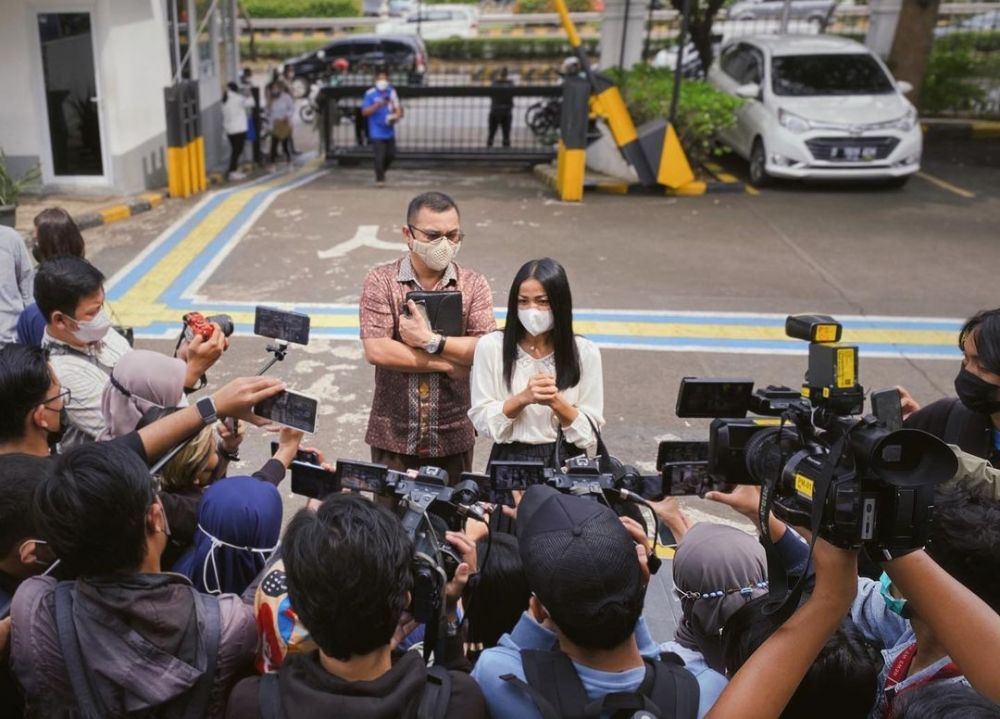 9 Potret Nirina Zubir Suarakan Berantas Sindikat Mafia Tanah