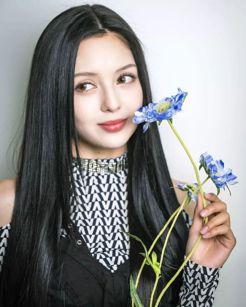 9 Potret Chantal Videla, Member Grup Lapillus dari Filipina