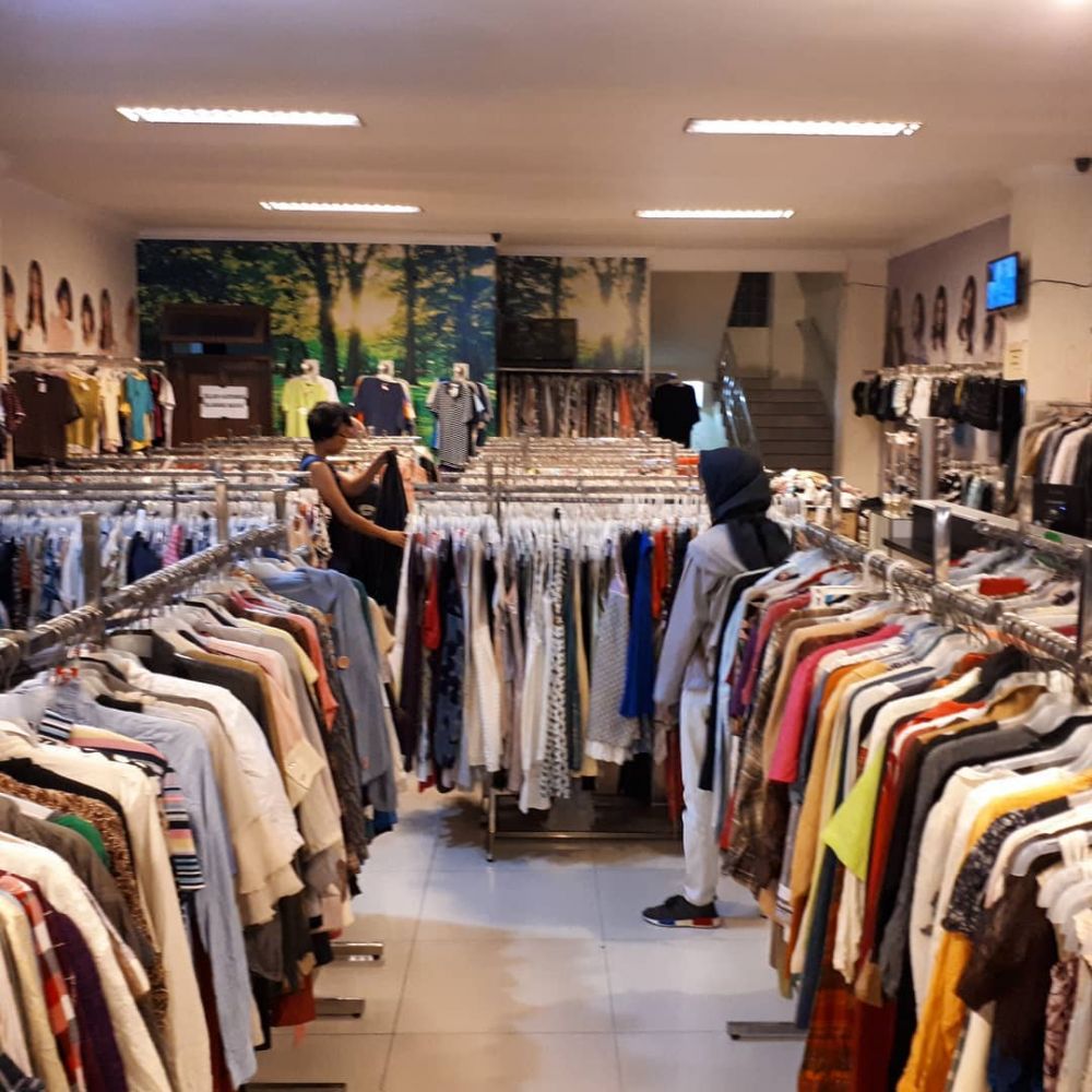 8 Rekomendasi Thrift Shop di Jogja, Surganya Baju Preloved