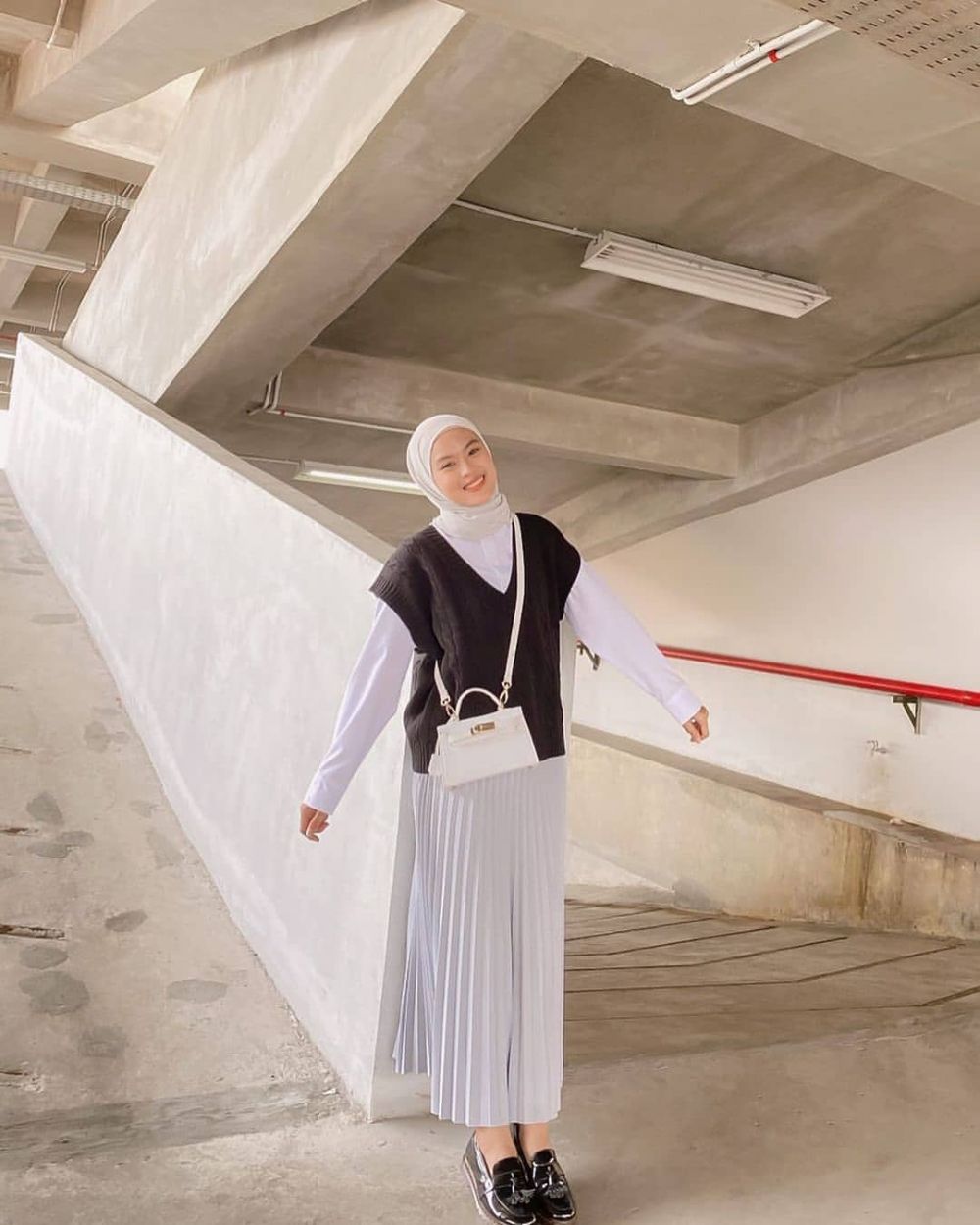 9 Ide OOTD Padukan Rok Plisket Casual untuk Hijabers