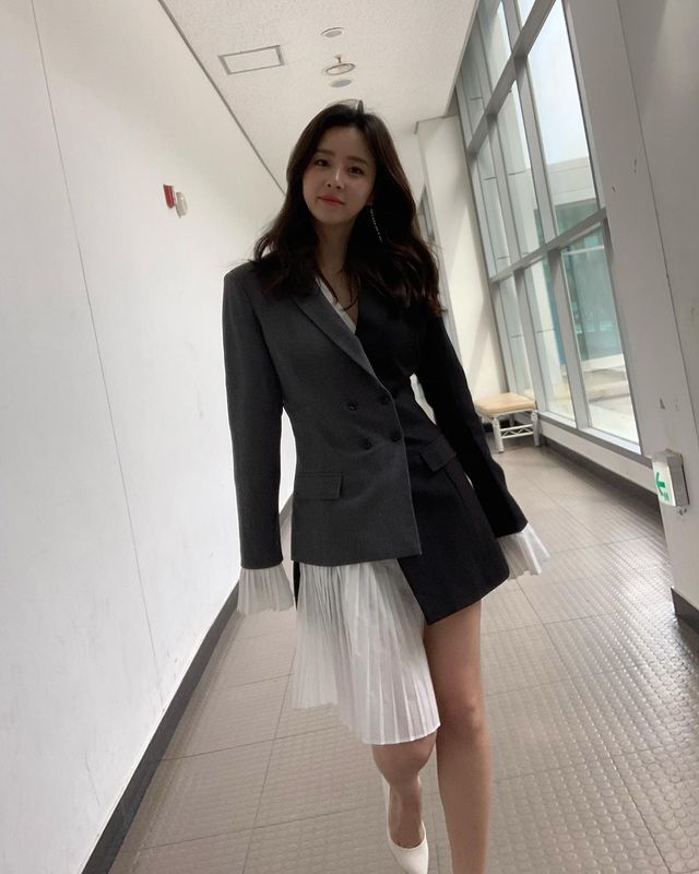 9 Rekomendasi Mini Dress  ala Eun Ga Eun, Cocok Buat Ngantor 
