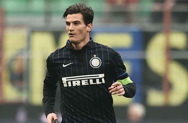 5 Pemain yang Pakai Nomor 2 Inter Milan Sebelum Denzel Dumfries