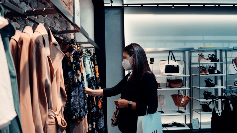 5 Tips Menghindari Fast Fashion, Bijak Membeli Pakaian