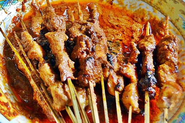 Rekomendasi Tempat Makan Sate Bulayak di Lombok