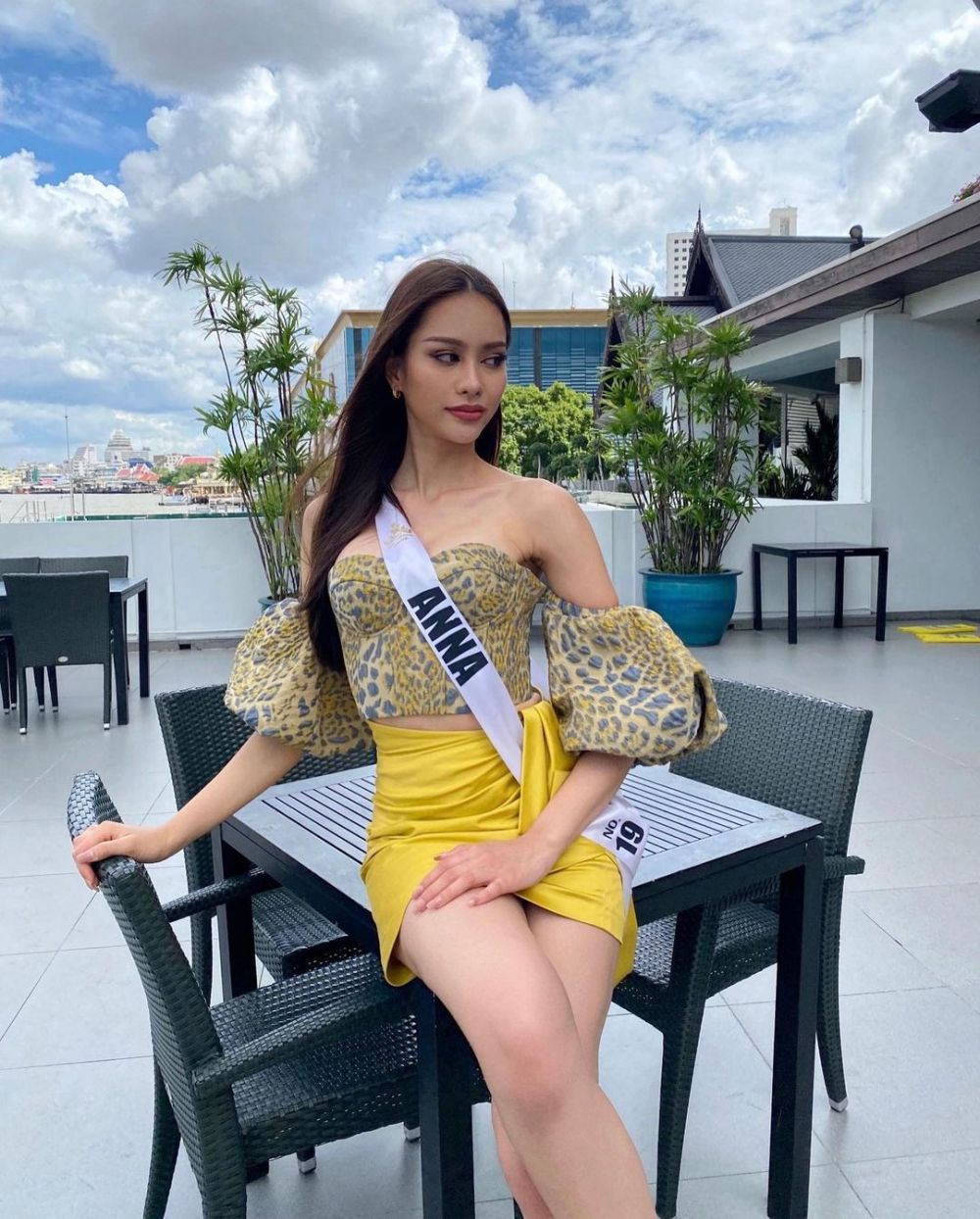 9 Potret Miss Universe Thailand 2022 Anna Sueangam Iam 4431