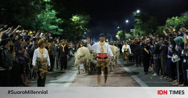 Tradisi Malam 1 Suro Di Solo, Bertapa Hingga Cuci Pusaka