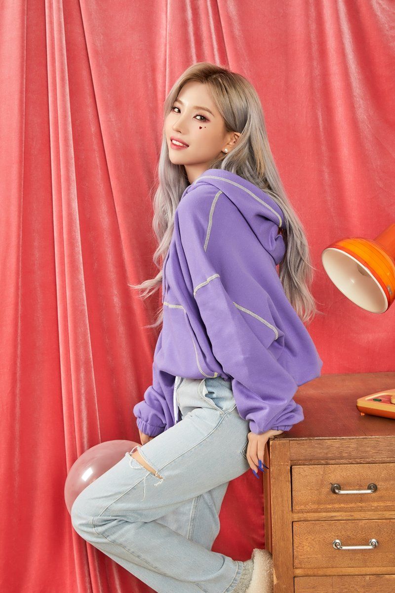 9 Ide OOTD Mix and Match Outfit ala Soyeon (G)I-DLE, Kasual dan Edgy!