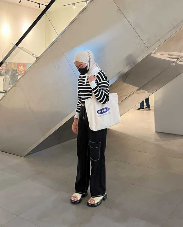 10 OOTD Stripe ala Influencer Lintang Raina, Cocok buat Kuliah