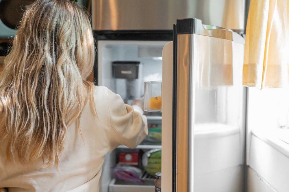 5 Tips Membersihkan Kulkas dengan Soda Kue, Bersih dan Praktis