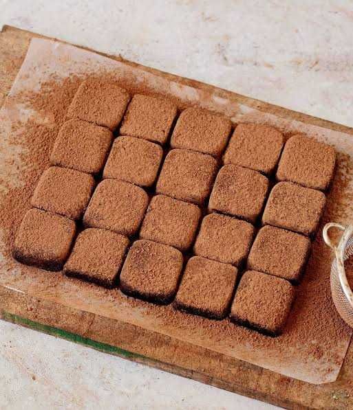 8 Resep Mudah Dessert Cokelat, Cuma Butuh Dua Bahan!