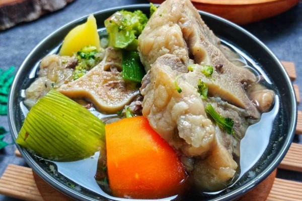 6 Referensi Olahan Daging Sapi dengan Kuah Segar Lezat
