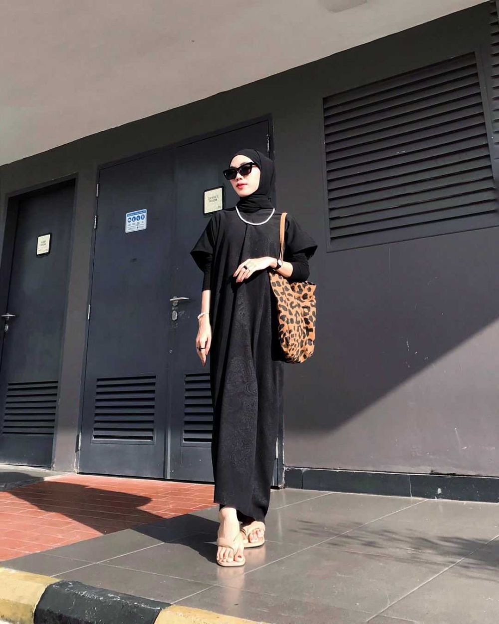 10 OOTD Hijab ala Cewek Mamba yang Bikin Penampilanmu Makin Classy