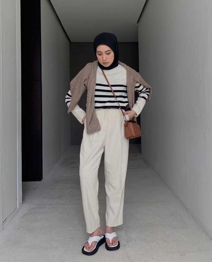 10 Inspirasi OOTD Hijab ke Mal ala Influencer Amelia Elle, Santai! 