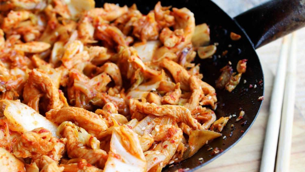 Resep Mudah Tumis Ayam Kimchi, Menu Lezat Dengan Cita Rasa Korea!