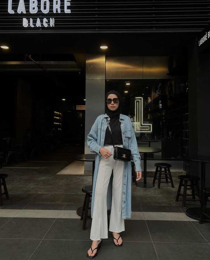 10 Inspirasi OOTD Hijab ke Mal ala Influencer Amelia Elle, Santai! 