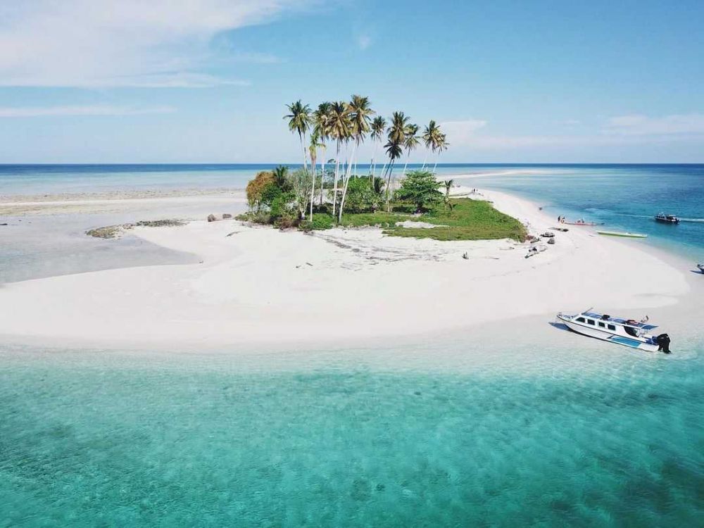 5 Pesona Pulau Manimbora Berau, Dapat Julukan Pulau Spongebob!