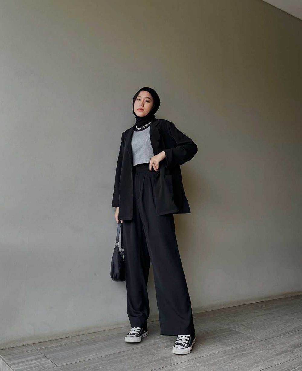 10 OOTD Hijab ala Cewek Mamba yang Bikin Penampilanmu Makin Classy