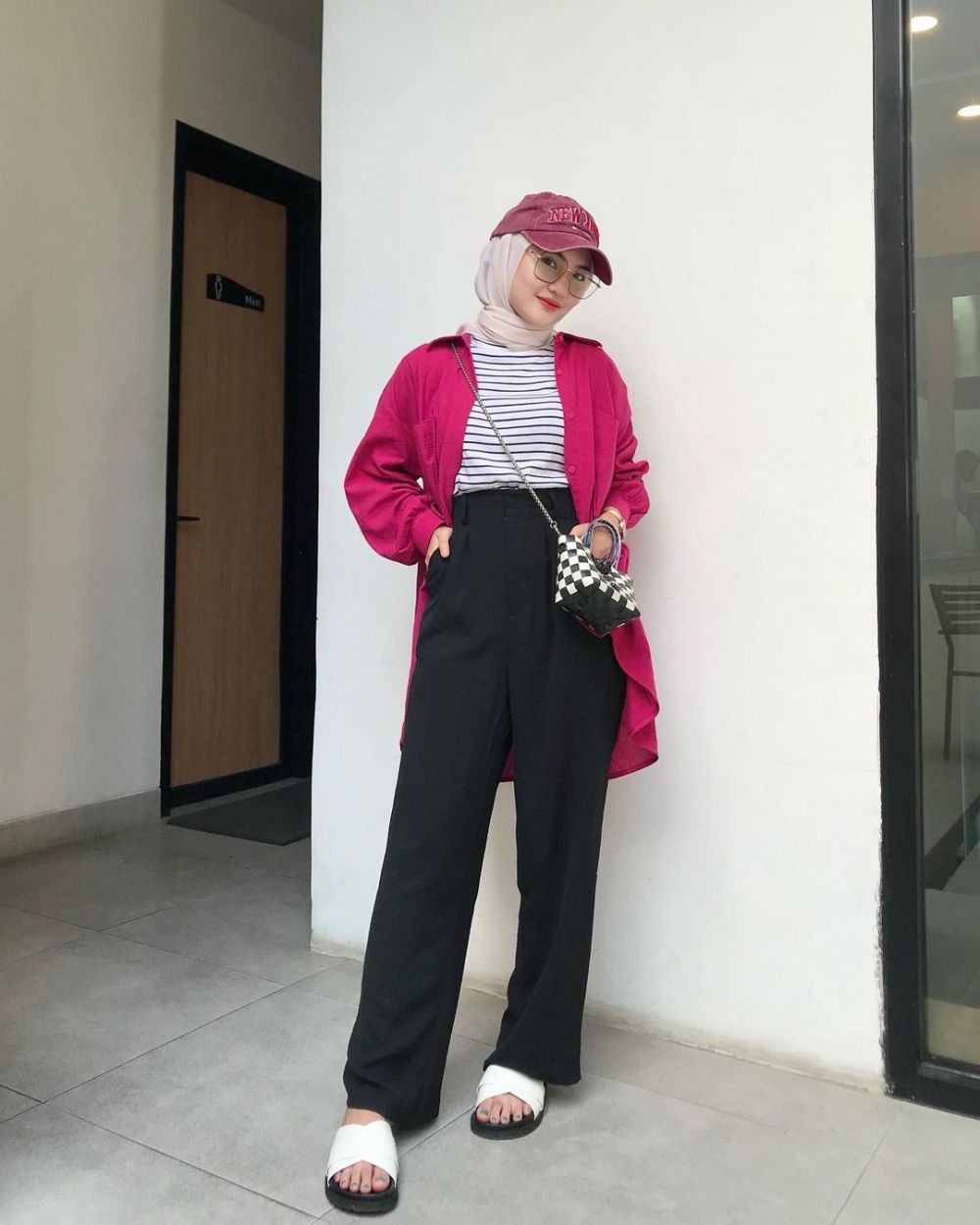 10 Ide OOTD Warna Fuchsia, Idola Baru Padu Padan Colorful