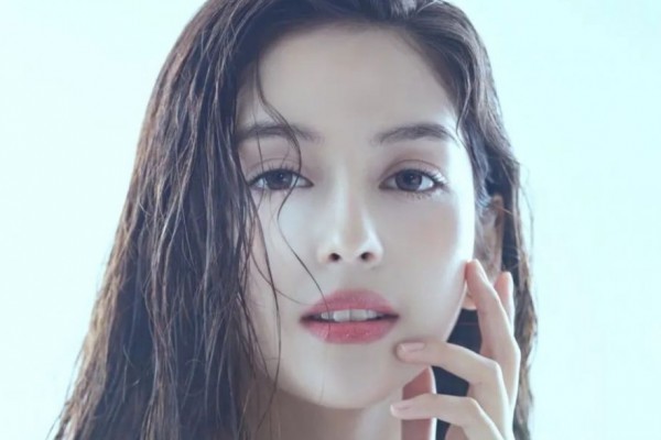 9 Potret Chantal Videla, Member Grup Lapillus dari Filipina