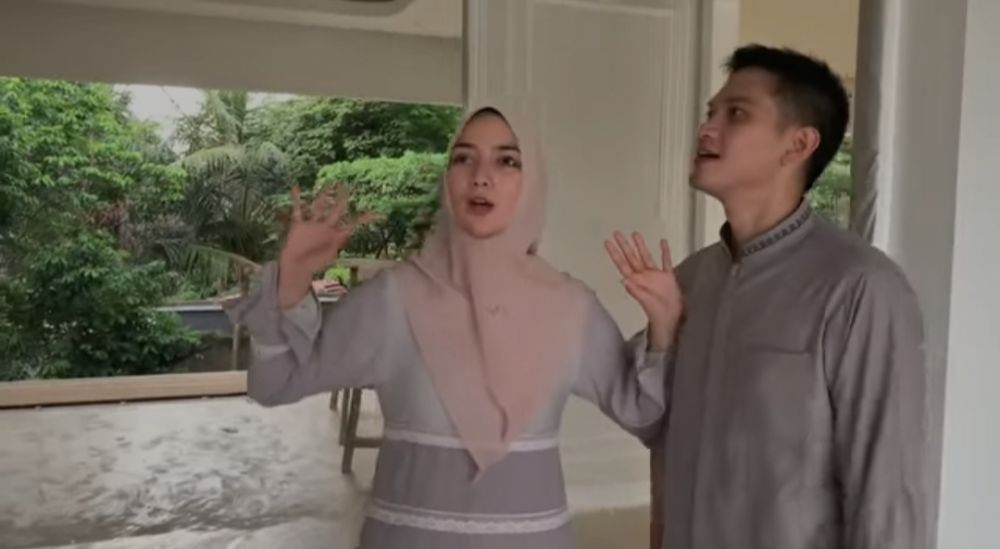 10 Potret Citra Kirana Rezky Aditya Lihat Progres Rumah Baru