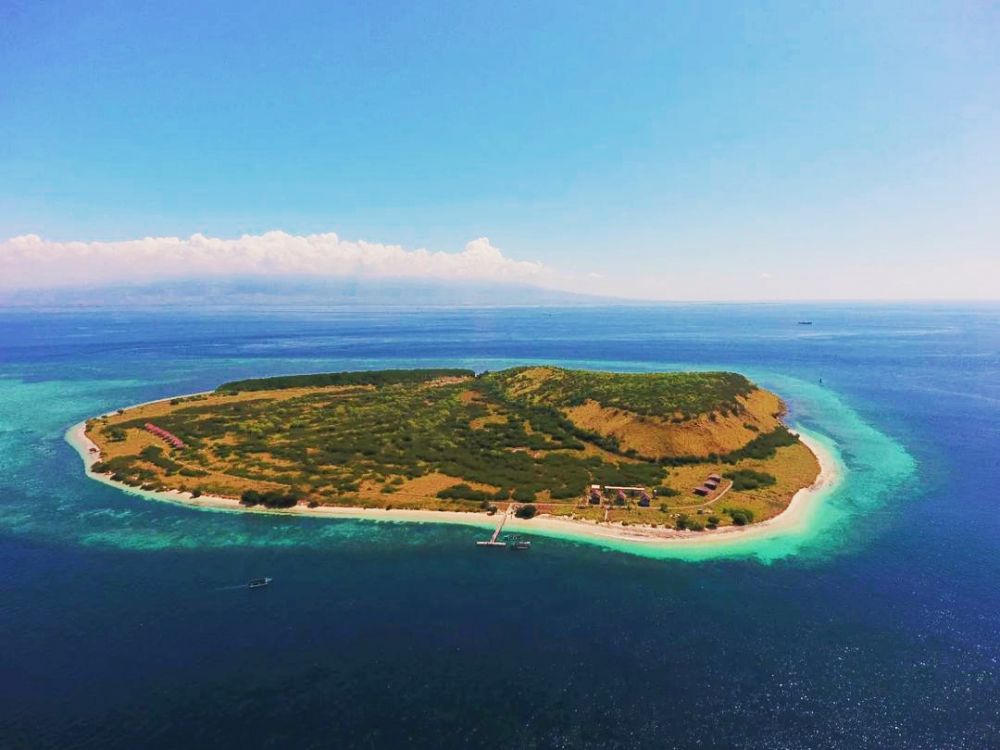 5 Alasan Mengapa Kamu Harus Berkunjung ke Pulau Paserang di NTB