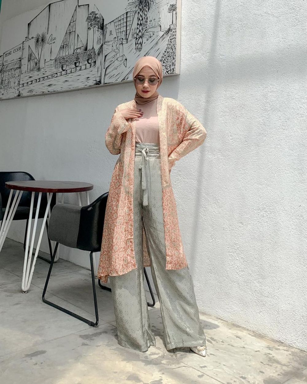 12 Inspirasi OOTD Kondangan dengan Celana