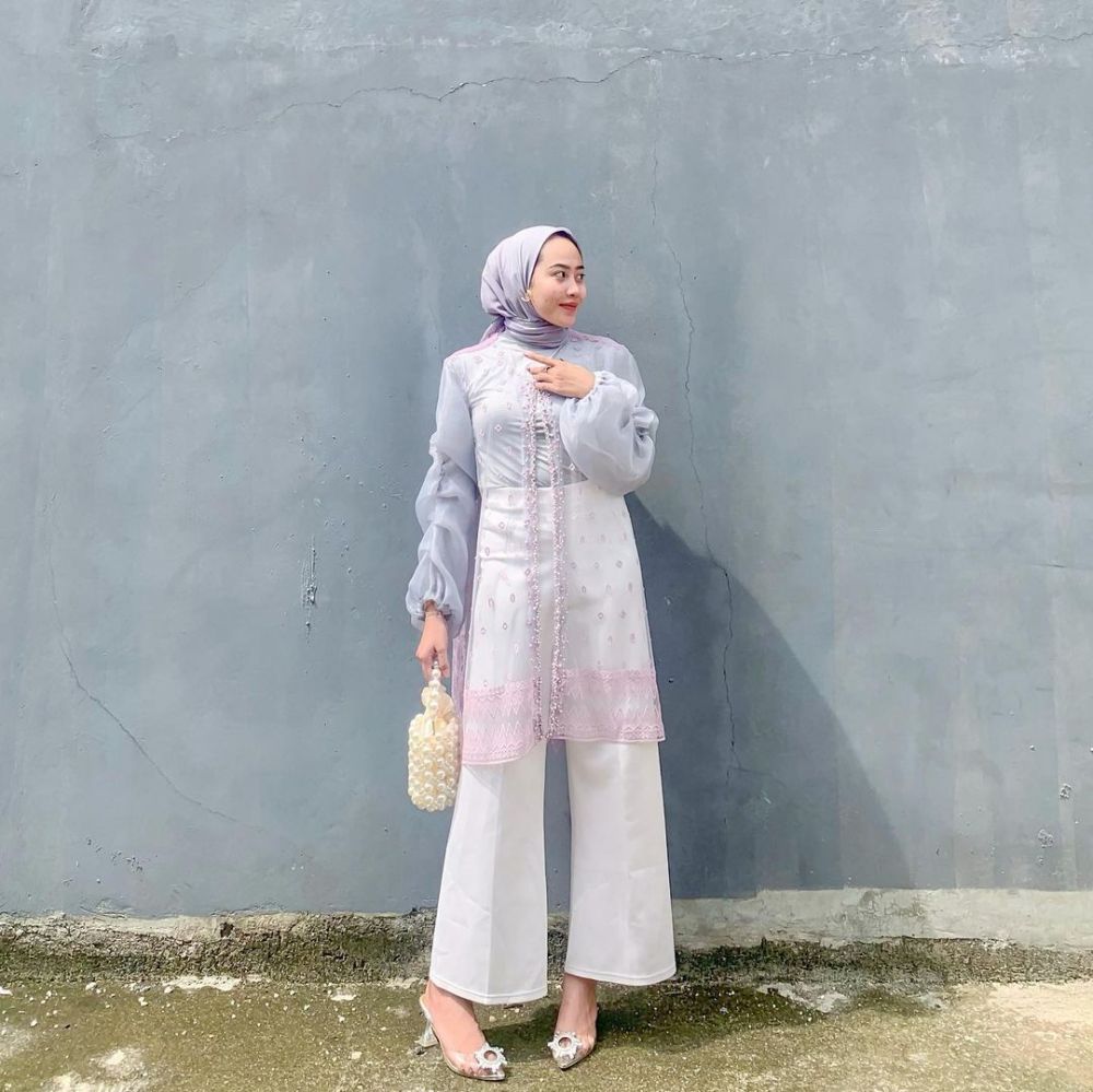 12 Inspirasi OOTD Kondangan dengan Celana