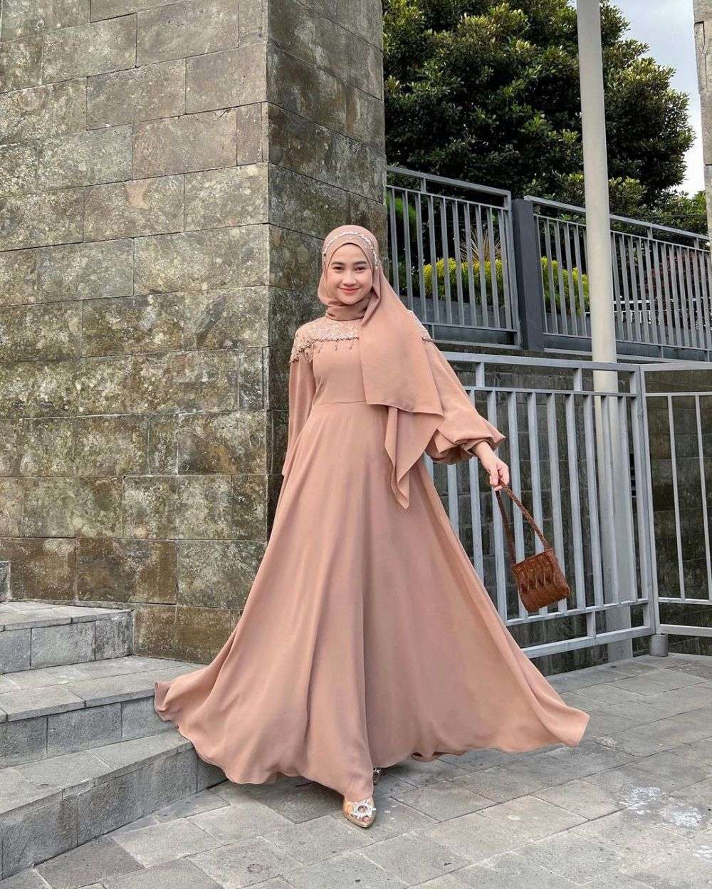 12 Inspirasi Ootd Kondangan Bernuansa Soft Ala Cewek Bumi