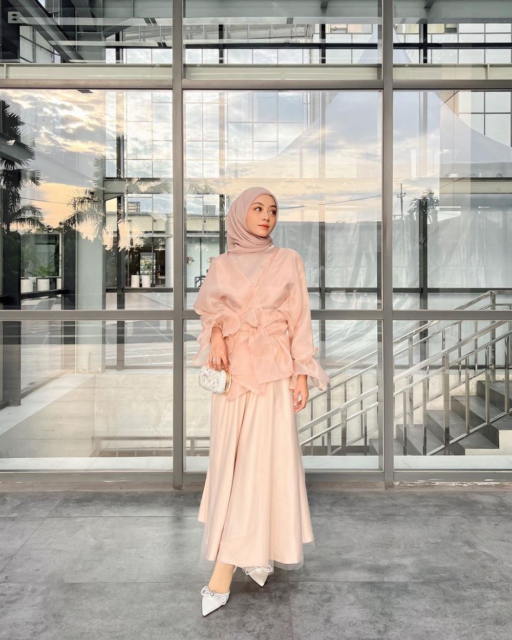 Inspirasi Ootd Kondangan Bernuansa Soft Ala Cewek Bumi