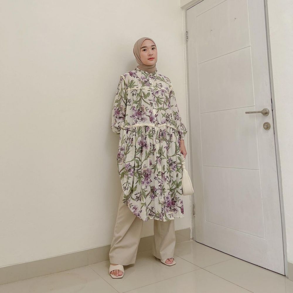 9 Inspirasi Gamis, Outfit Simple tapi Elegan Temani Aktivitasmu