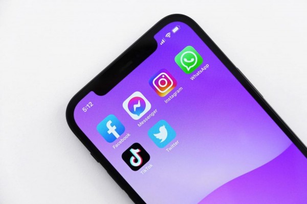 AS Longgarkan Sanksi Internet untuk Dukung Demonstran Iran