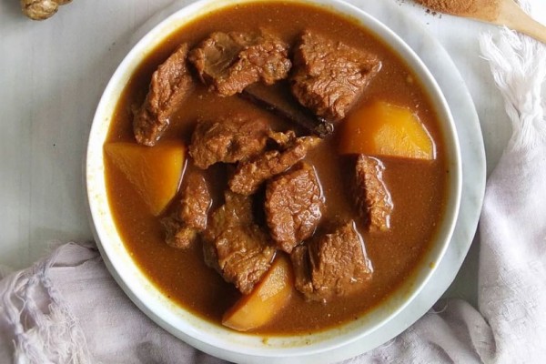 Resep Semur Daging Kecap, Rasanya Bikin Betah di Rumah
