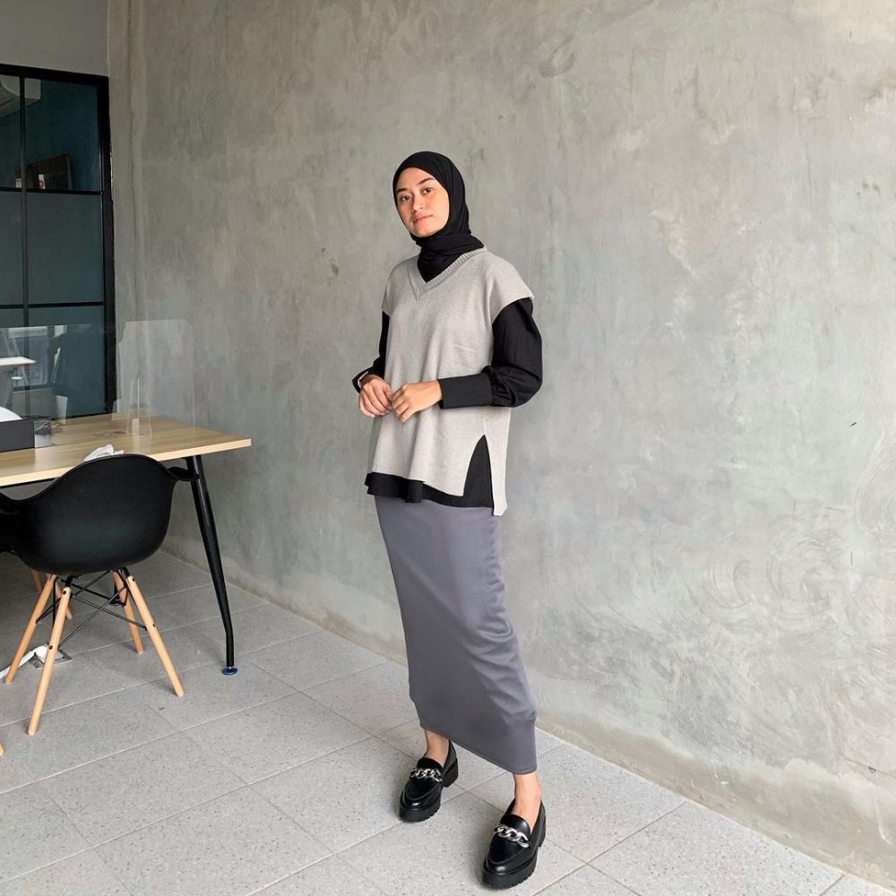 Kaftan dengan Desain Renda