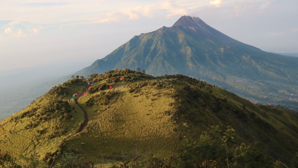 10 Potret Gunung Merbabu, Gunung Menakjubkan Di Jawa Tengah