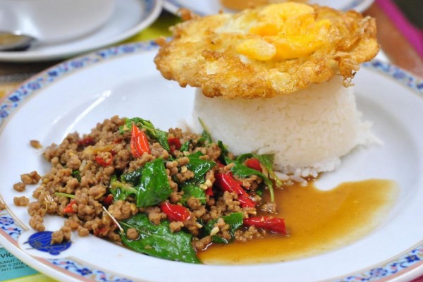 5 Macam Hidangan Thailand Berbahan Kemangi, Super Sedap!