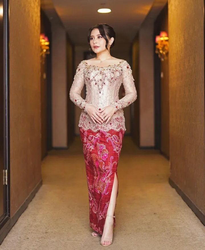 Kebaya Goes To UNESCO Gaya Kebaya Artis Indonesia