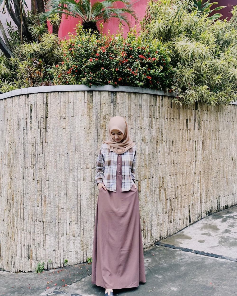 10 Ide OOTD Hijab Simpel untuk Remaja ala Nashwa Zahira