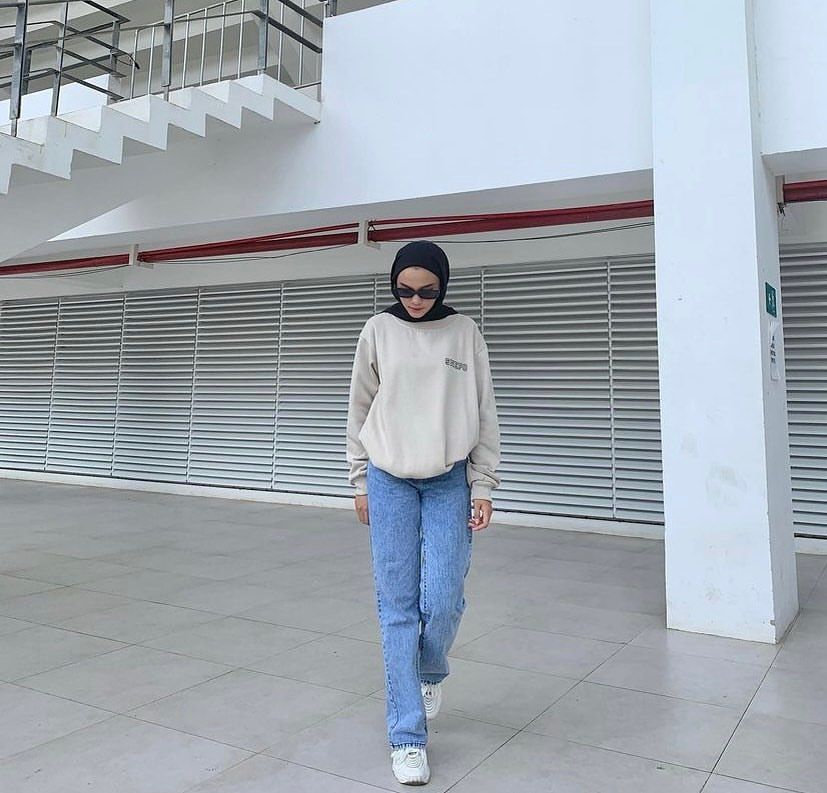 9 Ide Street Style Hijab OOTD Casual yang Simpel  
