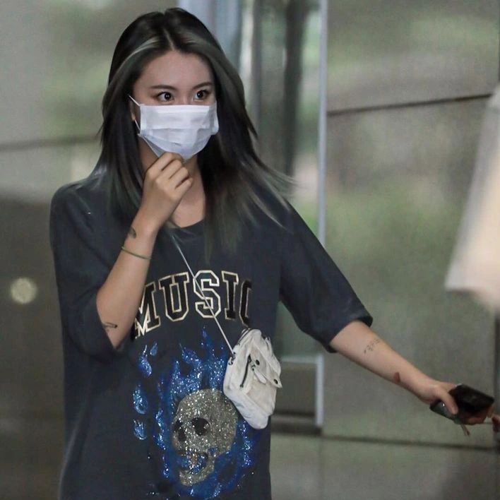 9 OOTD Twice Tampil dengan Style Oversize Kece dan Casual