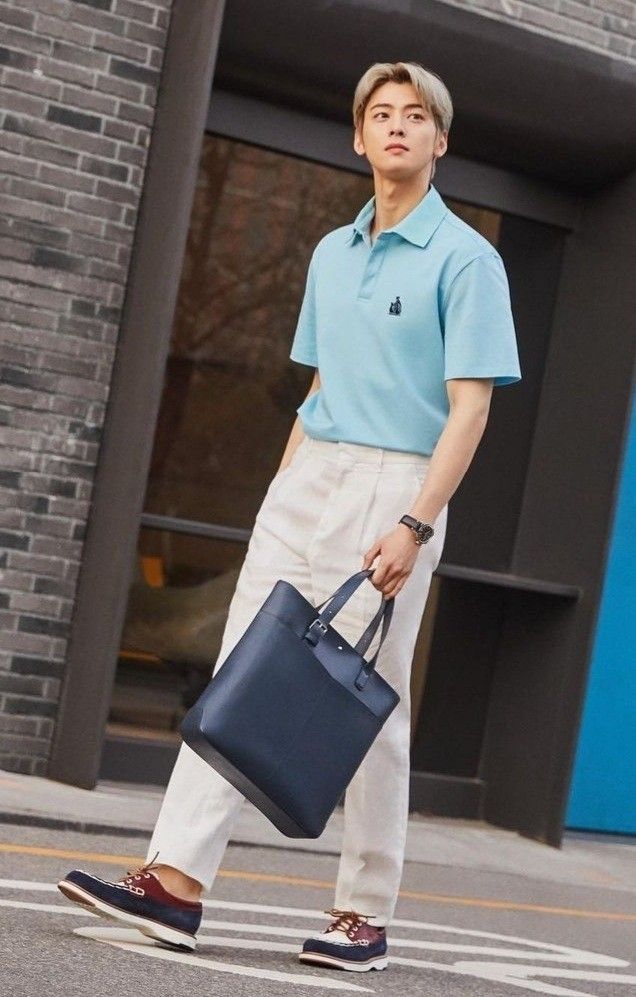 12 Inspirasi Padu Padan Outfit Cha Eunwoo yang Stylish dan Trendi