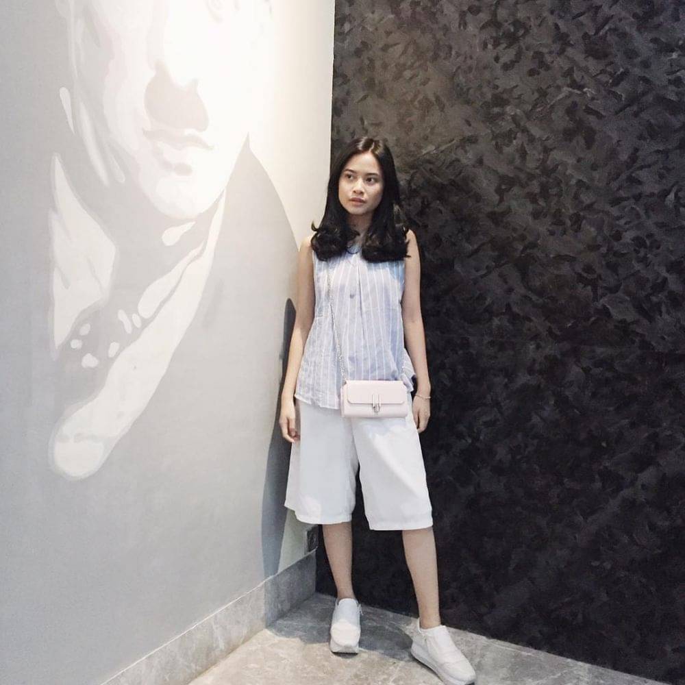 Ide Mix And Match Outfit Kasual Untuk Hangout Ala Hanggini