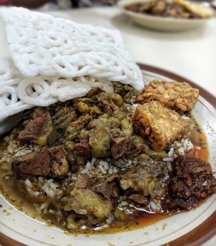 5 Kuliner Rawon Paling Laris di Surabaya